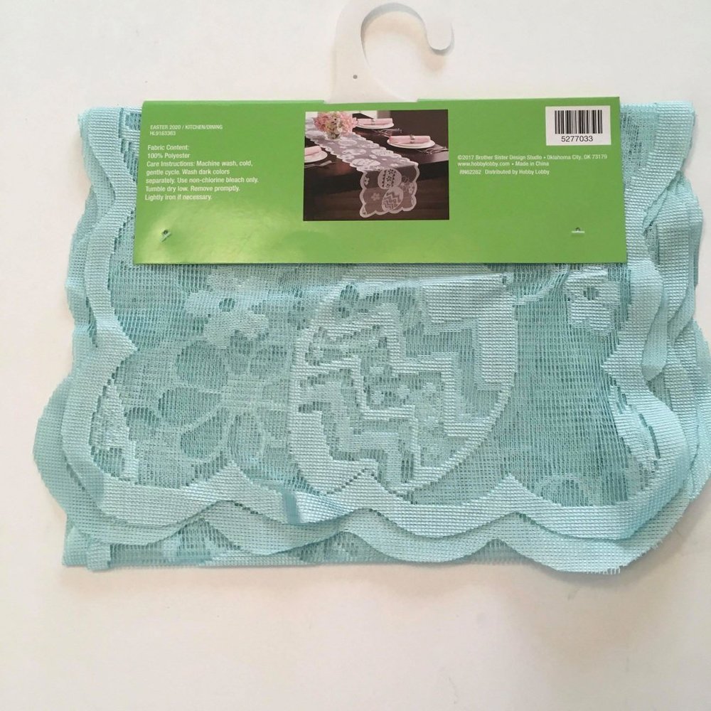 NWT- Lace Tablerunner